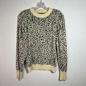 Who What Wear Cream Gray Leopard Print Knitted Round Neck Sweater Women's Medium